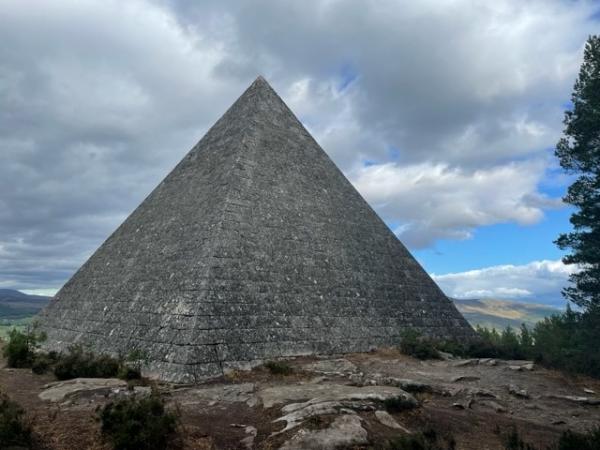 The Balmoral Cairns