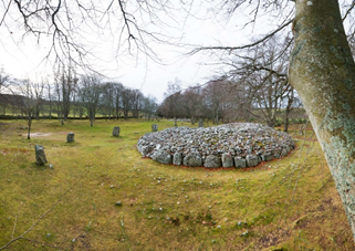 Scottish touer standing stones route - Clava Cairns